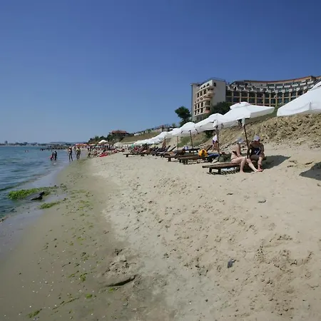 Апартхотел Aqua Dreams 3*